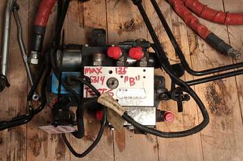 salg af Hydraulikventile Case Maxxum 135