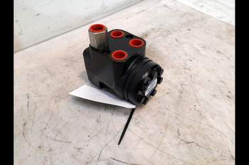 salg af Lenkorbitrol Case Farmall 115A