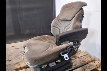 salg af Sitze Claas Xerion 3800