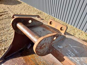 salg af Ausrüstung Komatsu PC160