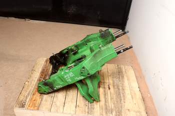 salg af Vorderachsbock John Deere 6215R