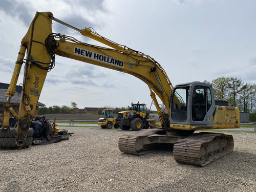 salg af Bagger New Holland E265 B