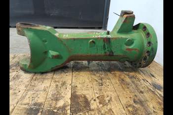 salg af Vorderachsgehäuse John Deere 6910 RECHT