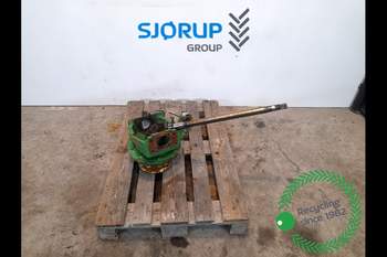 salg af John Deere 6620 LEFT Front axle final drive