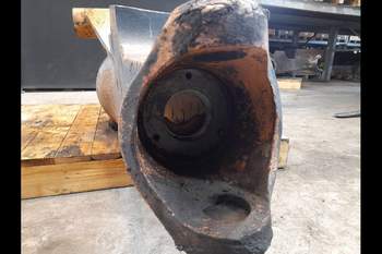 salg af Vorderachsgehäuse New Holland 8670