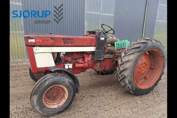 salg af Case 844 traktor
