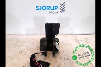 salg af Deutz-Fahr Agrotron 85  Top Link Bracket