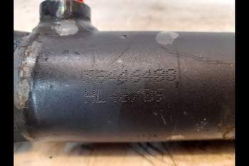 salg af Hydraulische zylinder Valtra N142