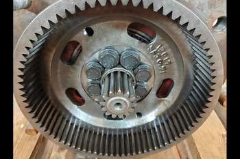 salg af Endandtrieb Vorderachse New Holland B115C LINKS