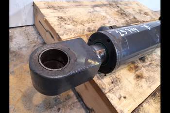 salg af Hydraulische Zylinder New Holland B115C