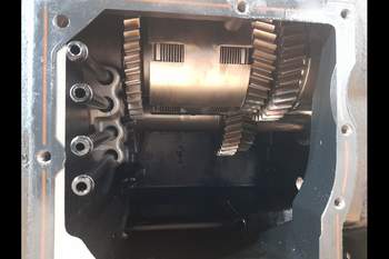 salg af Getriebe New Holland T8040