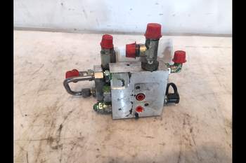 salg af Hydraulikventile John Deere 7530