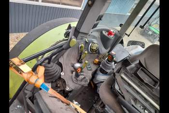 salg af Claas Arion 630C traktor