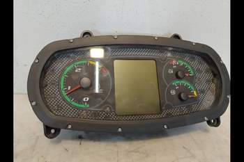 salg af Armaturenbrett Case Farmall 115c