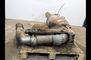 salg af Abgasanlag katalysator John Deere 6R 250