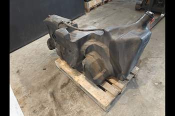 salg af Kraftstofftank Deutz-Fahr Agrotron M620