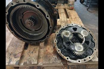 salg af Case Puma 185 LEFT Front axle final drive