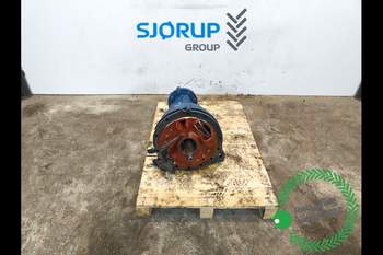 salg af Ford 8240 RIGHT Rear Half Axle