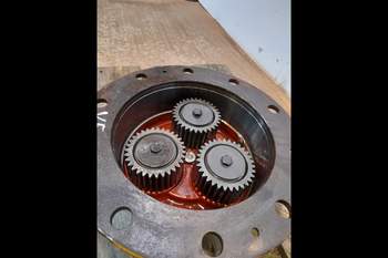 salg af Endandtrieb Vorderachse Hydrema 926 C LINKS