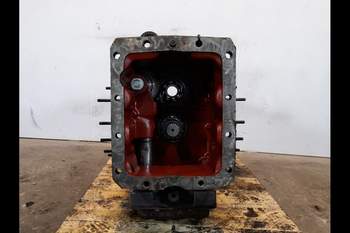 salg af Hinterachsen New Holland 8160