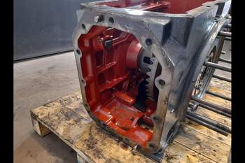 salg af Hinterachsen New Holland 8160
