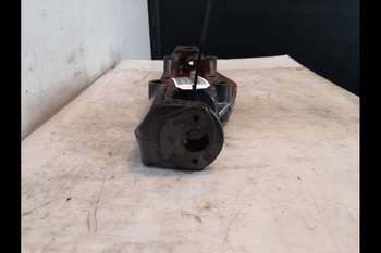 salg af Halter f. Unterlenker New Holland 8160