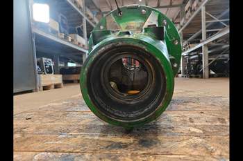 salg af Achstrichtergehäuse John Deere 6910 RECHT