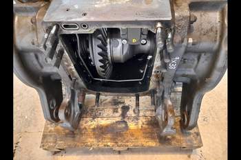 salg af Hinterachsen Valtra N134