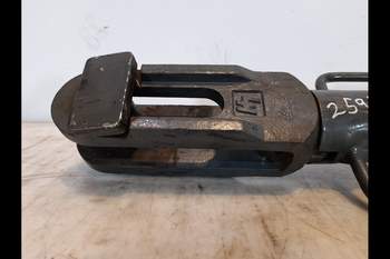 salg af Hubstrebe Valtra N134 LINKS
