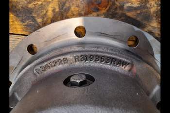 salg af John Deere 6215R Differential, Rear Trransmission