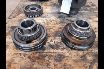 salg af John Deere 6215R Differential, Rear Trransmission