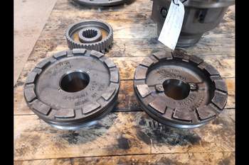 salg af John Deere 6215R Differential, Rear Trransmission