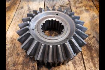 salg af John Deere 6215R Differential, Rear Trransmission