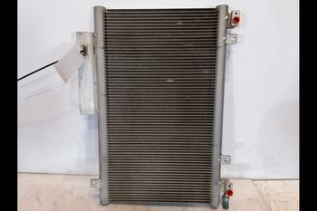 salg af Kondensator Claas Axion 830