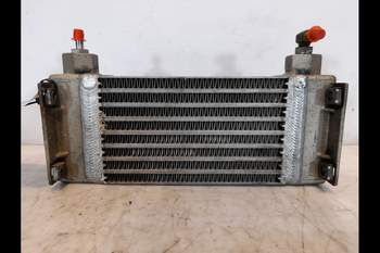 salg af Ölkühler Claas Axion 830