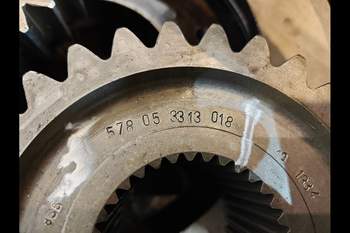 salg af Endantrieb Hinterachse John Deere 9530 RECHT