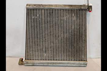 salg af Ölkühler Deutz-Fahr Agrotron 6160 