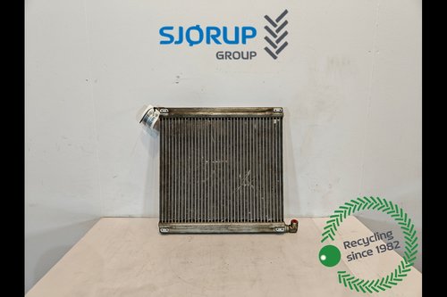 salg af Ölkühler Deutz-Fahr Agrotron 6160 