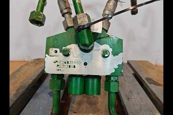 salg af Hydraulikventile John Deere 8320R