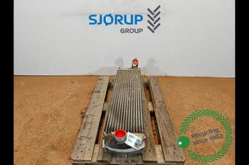 salg af John Deere 8320R  Intercooler