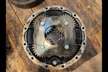 salg af Endandtrieb Vorderachse New Holland T7.270 RECHT