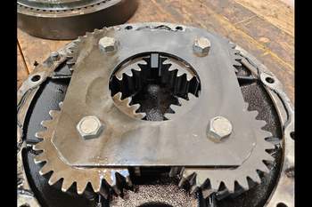 salg af Endandtrieb Vorderachse New Holland T7.270 RECHT