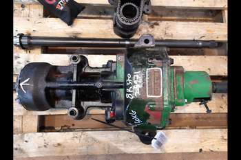 salg af FrontPTO John Deere 8R 370