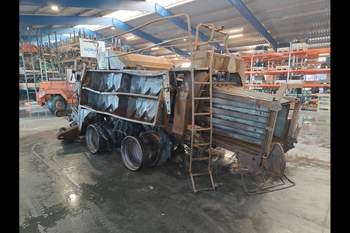salg af Case LB436 Baler