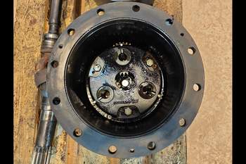 salg af Endandtrieb Vorderachse Case Optum 300 LINKS