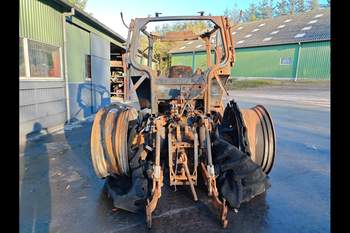 salg af New Holland T7060 traktor