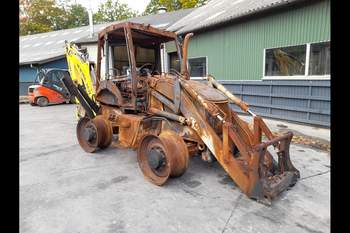 salg af zerlegte Baggerlader New Holland B115C