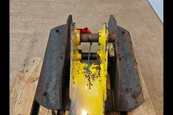 salg af Stützfübe New Holland B115C