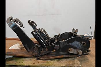 salg af Fronthydraulik Deutz-Fahr Agrotron 135