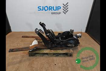 Fronthydraulik Deutz-Fahr Agrotron 135 Fronthydraulik Deutz-Fahr Agrotron 135